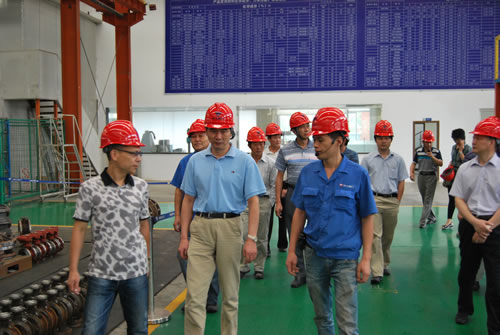 �ڜ����y�T(m��n)�����L(zh��ng)������ͬ���Aͤ�(zh��n)�˴������ϯ���(y��ng)ͬ־ҕ���Ϻ������y�T(m��n)�S(ch��ng)�M�b܇(ch��)�g