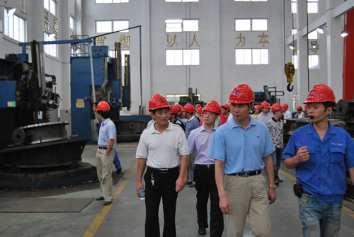 �ڜ����y�T(m��n)���a(ch��n)�����L(zh��ng)�����ͬ���Aͤ�(zh��n)�˴������ϯ���(y��ng)ͬ־ҕ���Ϻ������y�T(m��n)�S(ch��ng)��ӹ�܇(ch��)�g