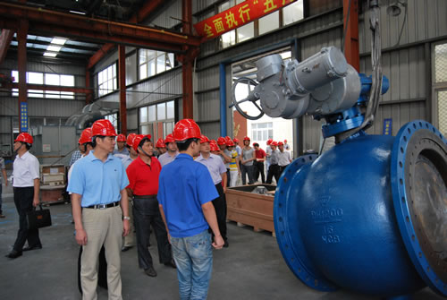 �ڜ����y�T(m��n)���a(ch��n)�����L(zh��ng)�����ͬ���Aͤ�(zh��n)�˴������ϯ���(y��ng)ͬ־ҕ���Ϻ������y�T(m��n)�S(ch��ng)����܇(ch��)�g