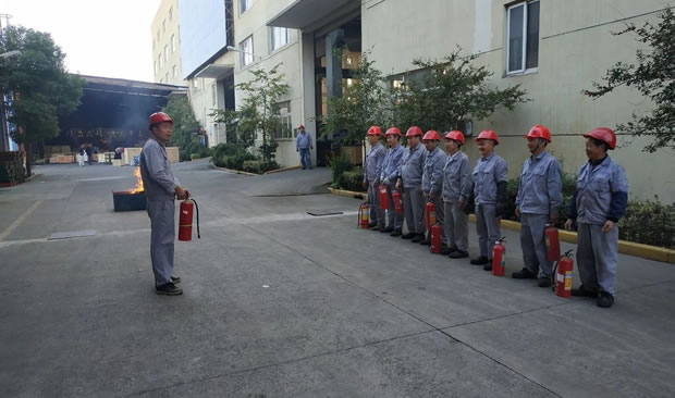 上海滬工閥門廠組織開展消防演練與安全大檢查活動(dòng)(圖2)