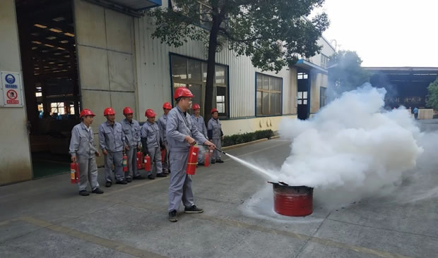 上海滬工閥門廠組織開展消防演練與安全大檢查活動(dòng)(圖3)